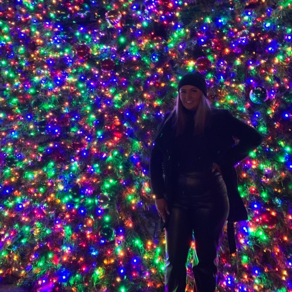 Meet your Posher, Chelsy - Picture 2 of 3